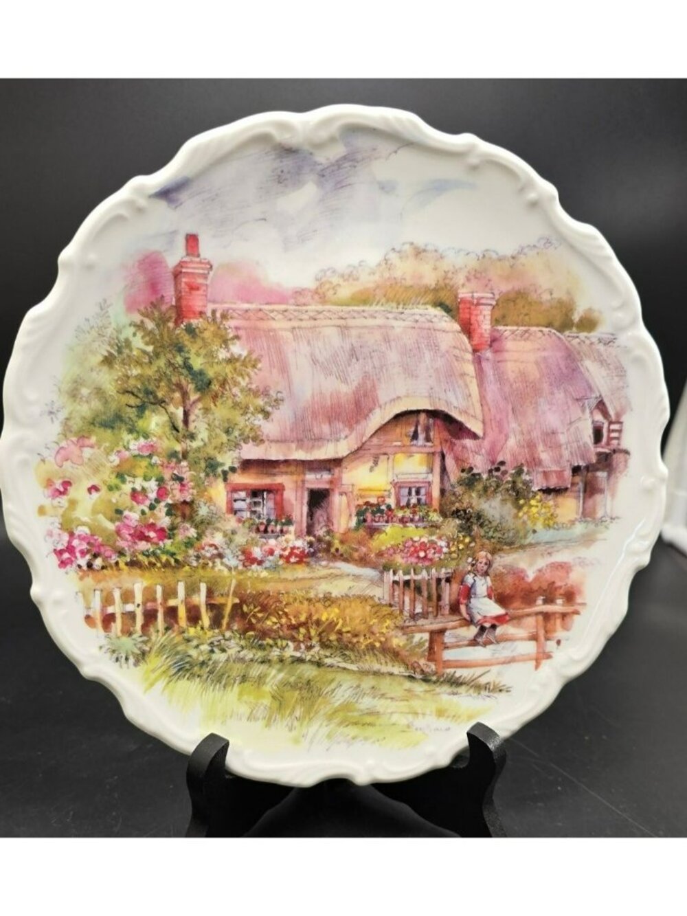 Royal Osborne Cottage Scene Decorative Plate Fine Bone China England VL5003